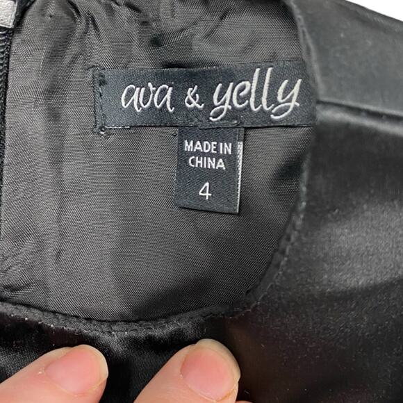 Ava & Yelly Dress - Picture 4 of 5